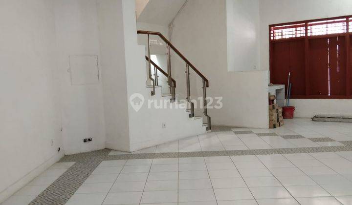 Disewakan Ruko Hook Dan Strategis Cocok Untuk Cafe Atau Resto 2