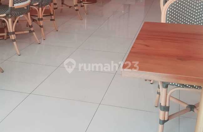 Shop House for Rent on a Nice Road 3 Floors and Strategic Location