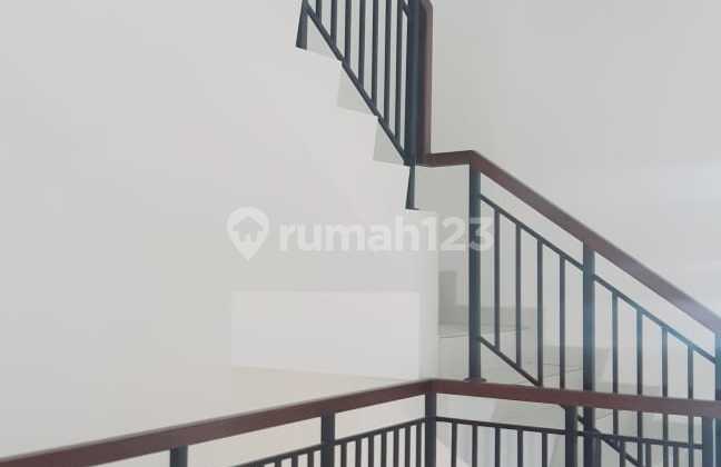 Shop House for Rent on a Nice Road 3 Floors and Strategic Location