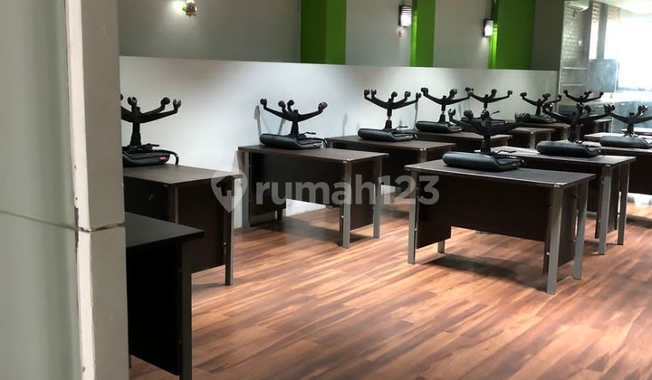 Shop House for Rent on a Busy Street, Negotiable