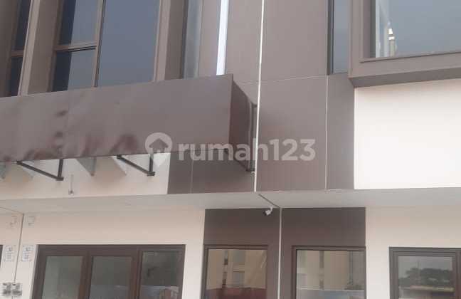 Shop House for Rent on the Side of the Main Road and in a Busy BSD Area