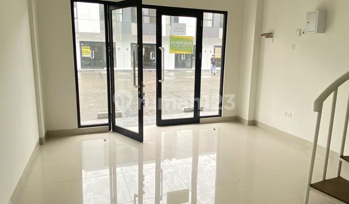 Shop House for Sale, Nice 2 Floors in a Busy Area of BSD City, Close to JOR Toll Road Shop House for Sale, Nice 2 Floors in a Busy Area of BSD City, Close to JOR Toll Road