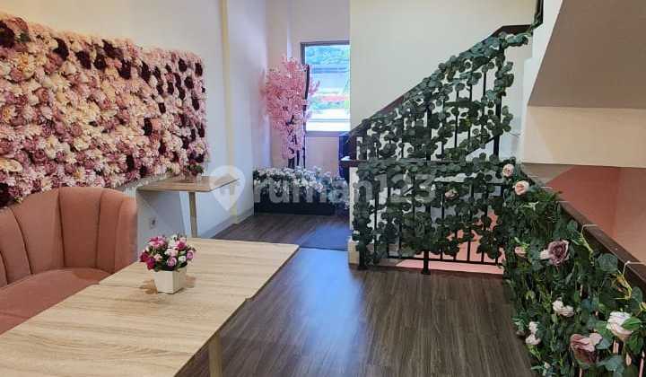 Shop House for Rent, Nice 3 Floors in BSD, Very Crowded and Strategic Location