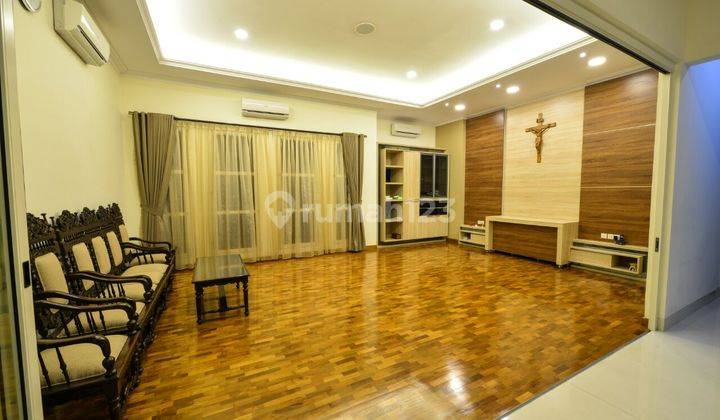 Dijual Rumah Mewah 2 Lantai Bagus Dan Terawat Dialam Sutera  1