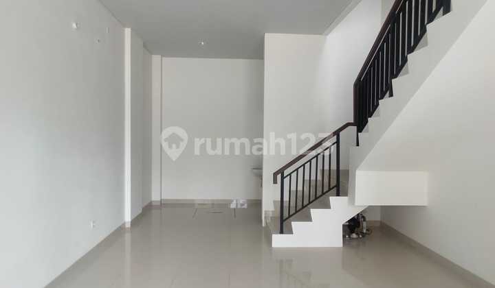 2-Story Nice Ruko in a Busy Location 2-Story Nice Ruko in a Busy Location