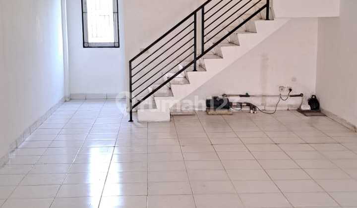 Shop House by the Roadside, Strategic and Busy Location in Pamulang Shop House by the Roadside, Strategic and Busy Location in Pamulang