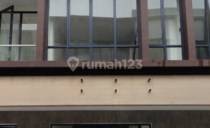 Disewakan Ruko 3 Lantai Dibsd Lokasi Strategis Dan Ramai Disewakan Ruko 3 Lantai Dibsd Lokasi Strategis Dan Ramai