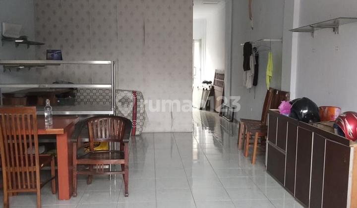 FOR RENT: AFFORDABLE STRATEGIC SHOPHOUSE BY THE ROAD IN PAMULANG
