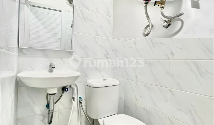 For Sale: 4-Story Boarding House Below Market Price in West Jakarta 2