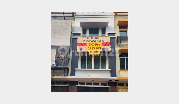 Ruko 2 Lantai Bagus Dipinggir Jalan Lokasi Sudah Ramai Ruko 2 Lantai Bagus Dipinggir Jalan Lokasi Sudah Ramai