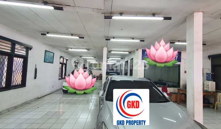 For Rent 2 Connected Strategic Shophouses Cheap on the Side of Pamulang Main Road