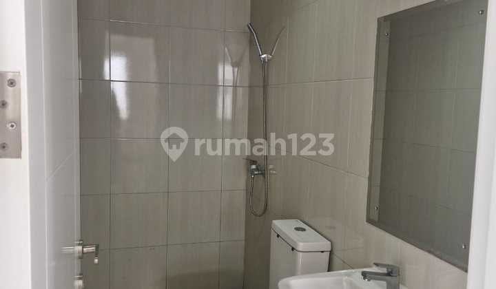 RENT MINIMALIST HOUSE COMFORTABLE LOCATION IN BSD RENT MINIMALIST HOUSE COMFORTABLE LOCATION IN BSD