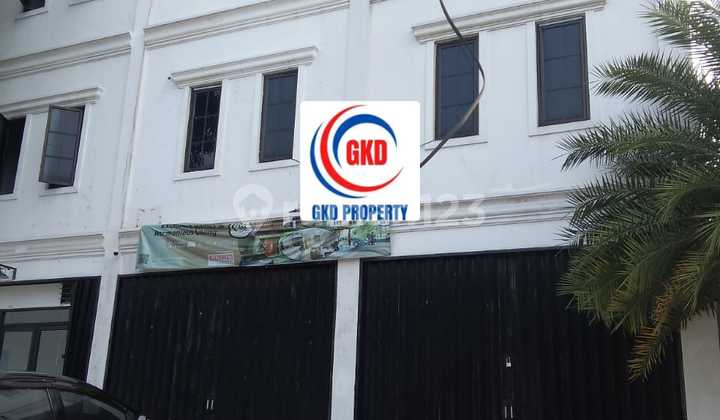 DISEWAKAN RUKO GANDENG STRATEGIS MURAH DI PINGGIR JALAN UTAMA DI BINTARO