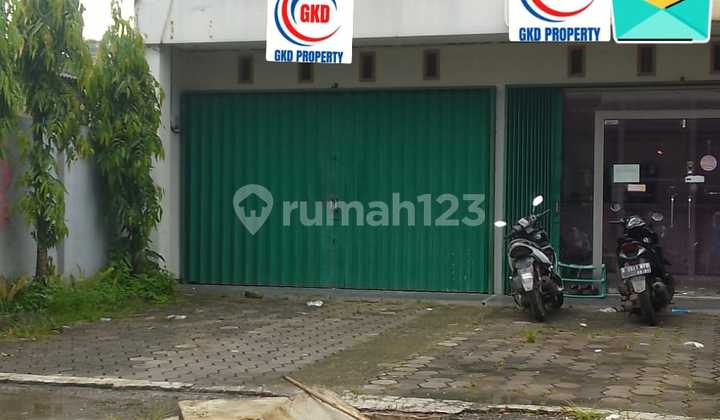Disewakan Ruko 2 Lantai Strategis Murah di Pinggir Jalan Utama Bsd