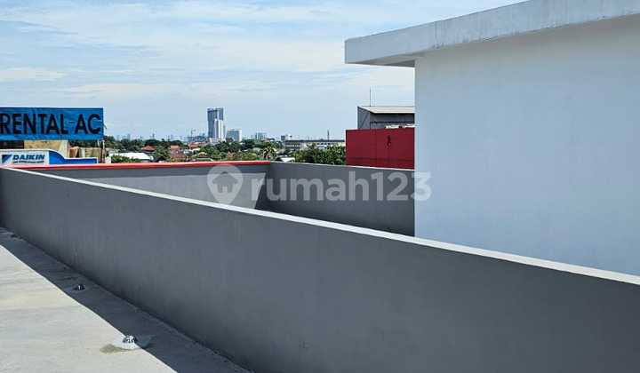 FOR RENT: 3-STORY STRATEGIC SHOPHOUSE CHEAP ON THE MAIN ROAD IN BINTARO FOR RENT: 3-STORY STRATEGIC SHOPHOUSE CHEAP ON THE MAIN ROAD IN BINTARO