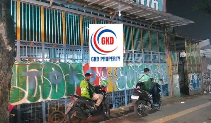 FOR RENT: CHEAP STRATEGIC SHOPHOUSE BY THE ROAD IN BSD FOR RENT: CHEAP STRATEGIC SHOPHOUSE BY THE ROAD IN BSD