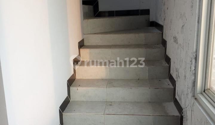 FOR RENT: AFFORDABLE STRATEGIC SHOPHOUSE BY THE ROAD IN PAMULANG 2