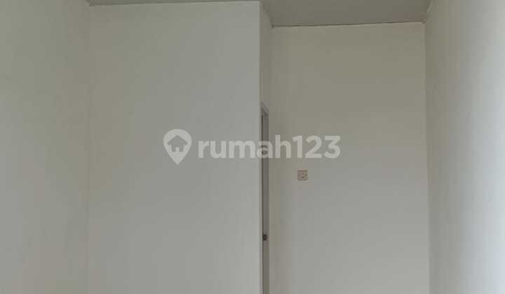 For Rent: Strategic and Affordable Shop House by the Main Road in Bintaro 2
