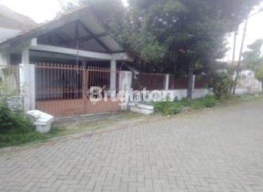 RUMAH DI GAYUNG KEBONSARI ROW JALAN LEBAR 1