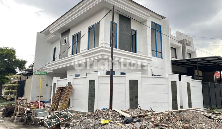 New American Style Jemursari 2 Floors