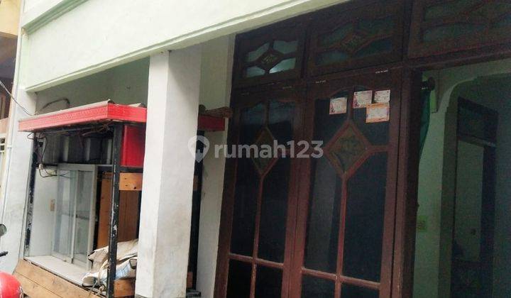 Disewakan Rumah 3 Lantai di Jalan Kapas Madya Surabaya 1