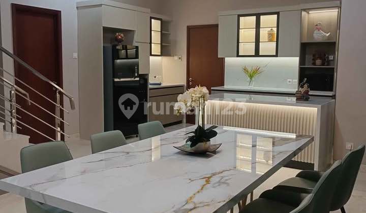 Apartemen Penthouse Grand Sungkono Lagoon Tower Venetian