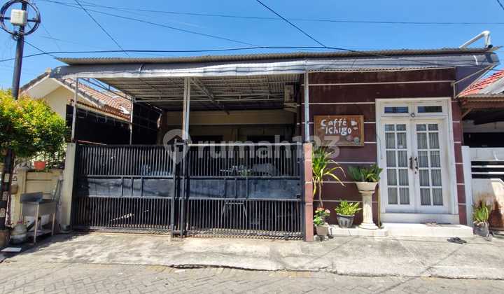 Rumah Di Simpang Darmo Permai Selatan 