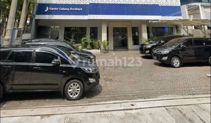 Business House on Diponegoro Street Business House on Diponegoro Street