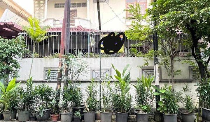 Rumah 2 Lantai Bagus Unfurnished SHM di Tomang, Gelong Baru Barat, Jakarta Barat 1