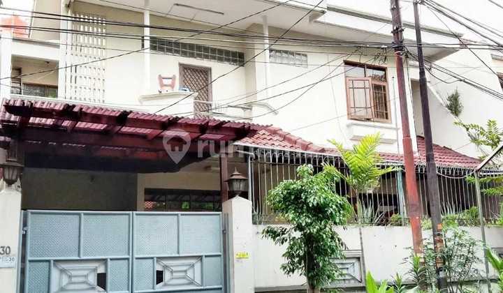 Rumah 2 Lantai Bagus Unfurnished SHM di Tomang, Gelong Baru Barat, Jakarta Barat 2