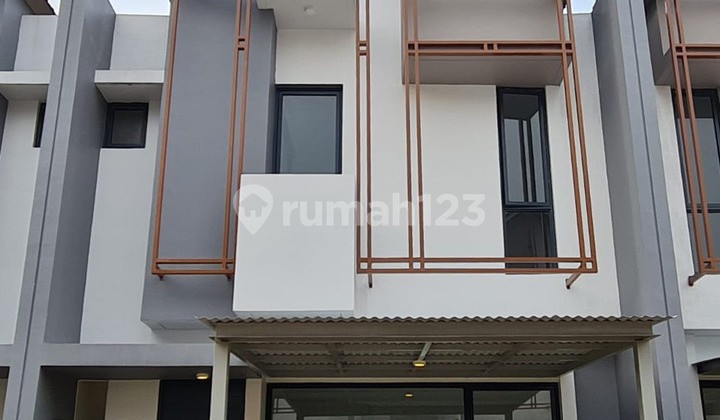 Dijual Rumah Baru 2 Lt Siap Huni Di Yuthica Bsd Tangerang ~ Yc001