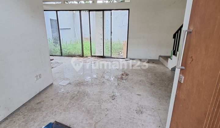 Dijual Rumah 2 Lantai Samping Kolam Renang Di Golden Park ~ GP001 2