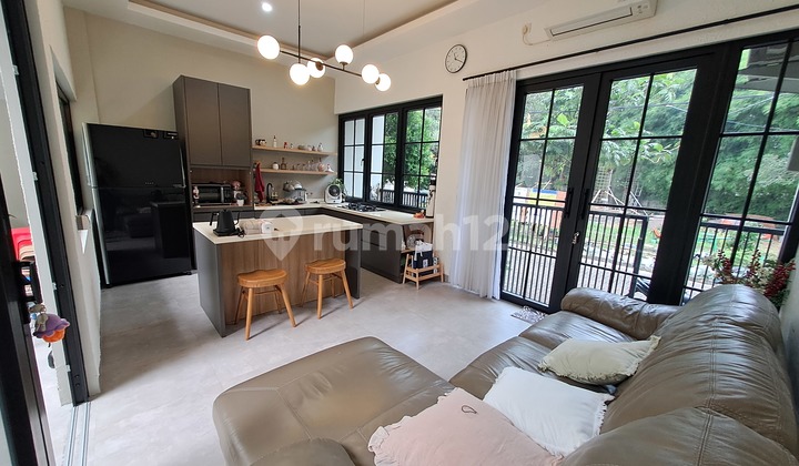 Dijual Rumah Ada Kolam Renang Di Regensi Melati Mas ~ RM2001 2