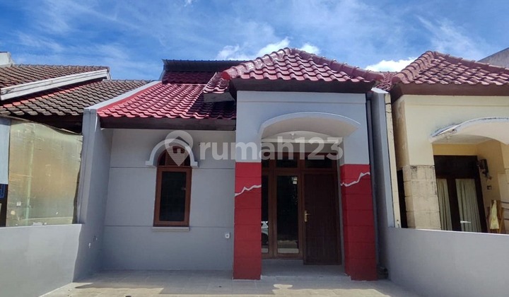 For Sale 1.5 LT Renovated Ready-to-Occupy House Alam Sutera Tangerang ~ Alf018