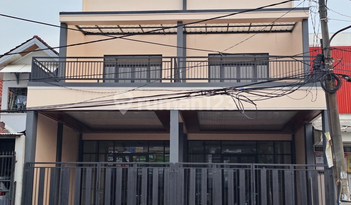 For Sale 2-Story Ready-to-Occupy Shop House in Villa Melati Mas ~ V100085