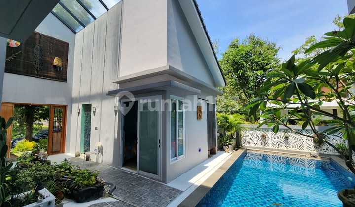 Dijual Rumah Model Villa Bali Ada Kolam Renang Foresta Bsd ~ F002