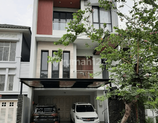 RUMAH CORWN GOLF BOULEVARD PIK LOKASI STRATEGIS 1