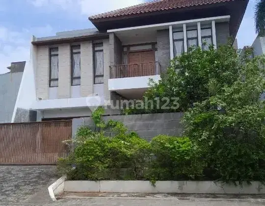 Rumah 2 Lantai Bagus Semi Furnished di Villa Permata Gading 1