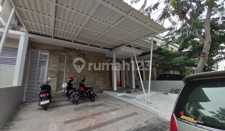 Rumah 2lt Sudah Renovasi Greenlake Citraland Wiyung 1