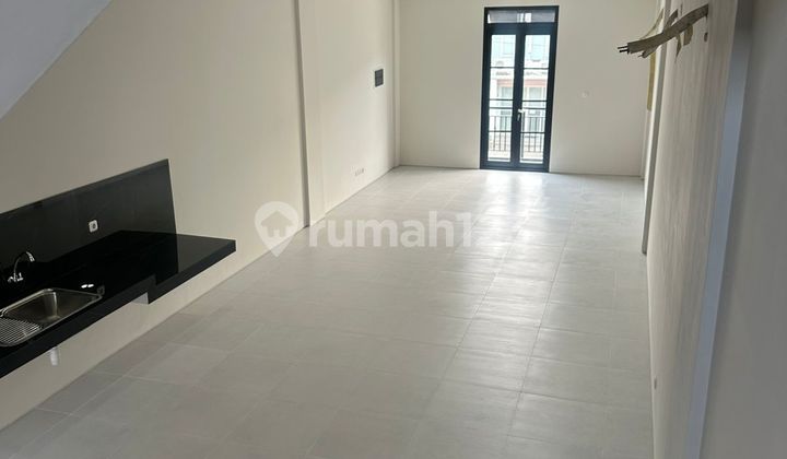 New 3-Storey Ruko Dian Istana 2