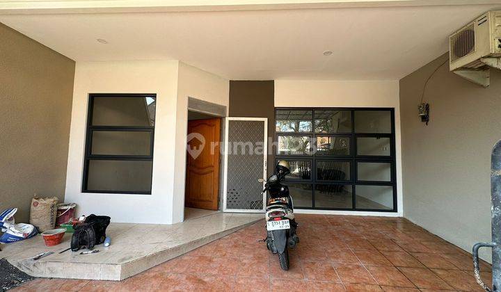 Rumah Semi Furnish di Darmo Permai Timur  2