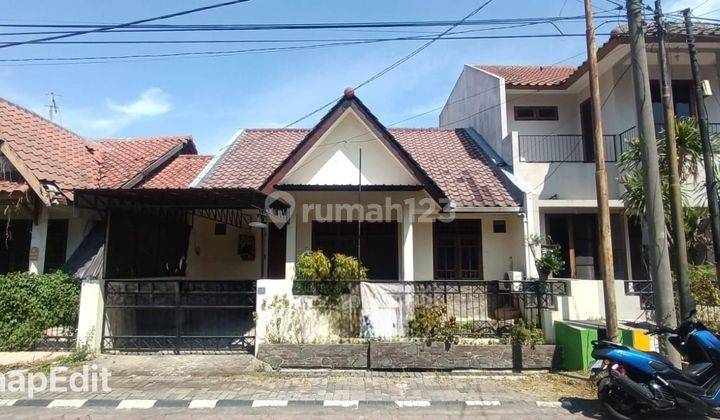 Rumah Bagus Semi Furnish Babatan Pratama  1