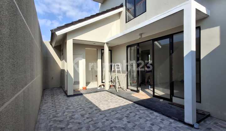 Rumah Depan Danau Northwest Hill Citraland 2