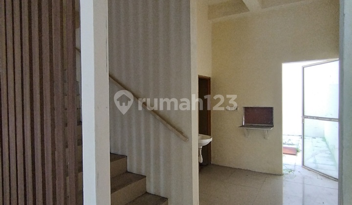 Ready-to-Use 3-Story Shophouse, Zero MayJend Sungkono Street 2