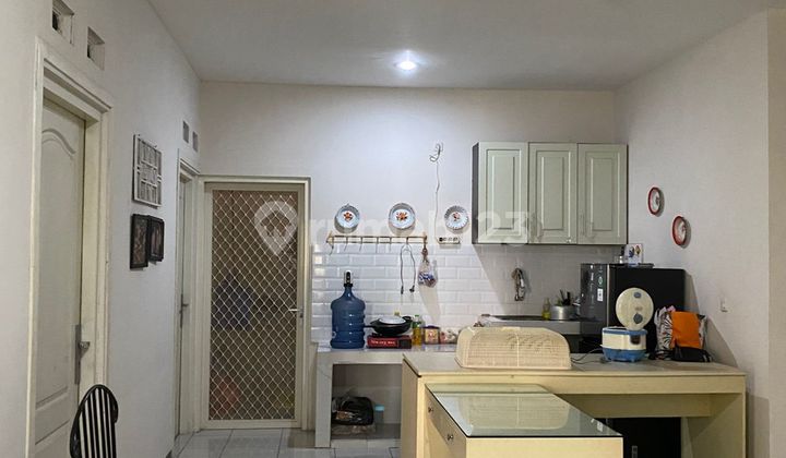 Active Boarding House 8 Rooms in Wiyung Area 1