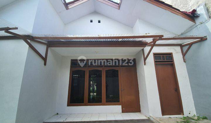 Rumah Di Griya Satwika Telkom, Legoso Ciputat Shm 2