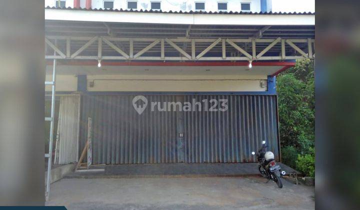 Ruko 2 lantai dengan 2 pintu ukuran besar dan terletak di kota sintang 1
