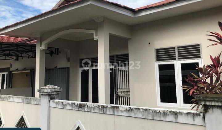Disewakan Rumah di Jl. Parit Haji Muksin, Komplek Villa  Tanah Mas 1