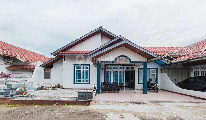 Dijual Rumah di Jl. Parit Haji Husin 2, Komp. Paris Indah Lestari, Pontianak 2