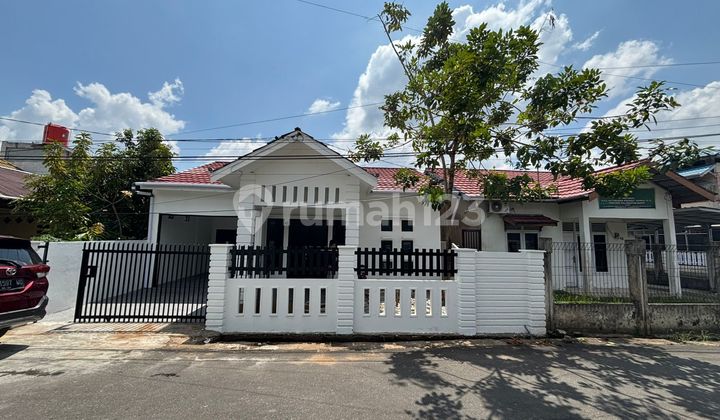 Dijual Rumah Second di Jl. dr. Wahidin Gg. Silva A1